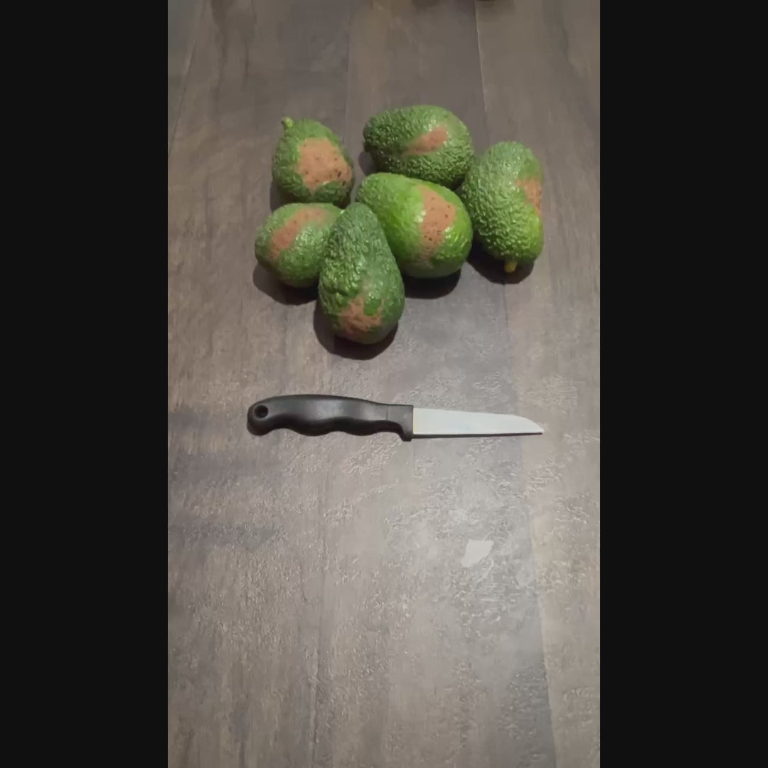 Avocado con irregolarità estetiche